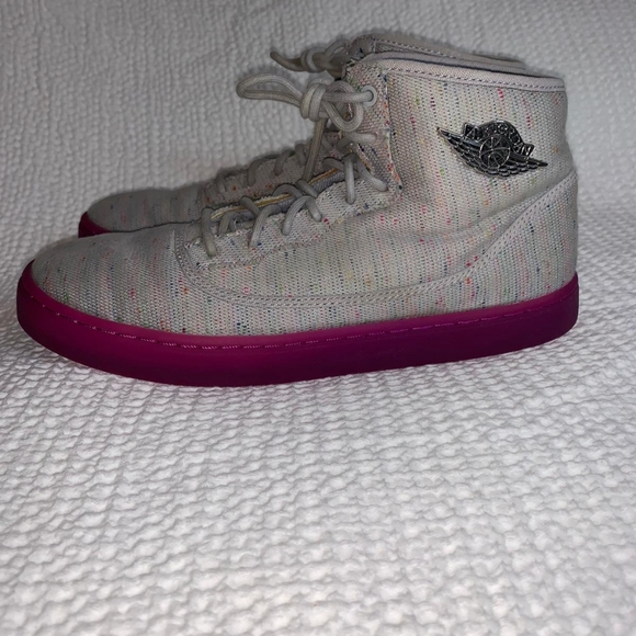 Shoes - Picture 2 of 6